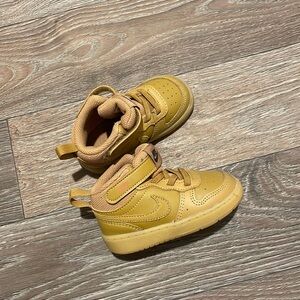 6 Child! Brand New condition, never worn.